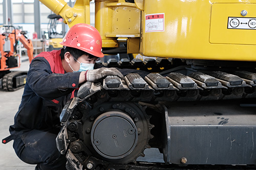 小土方工程對小型挖掘機(jī)的需求量越來越多你知道為什么嗎？