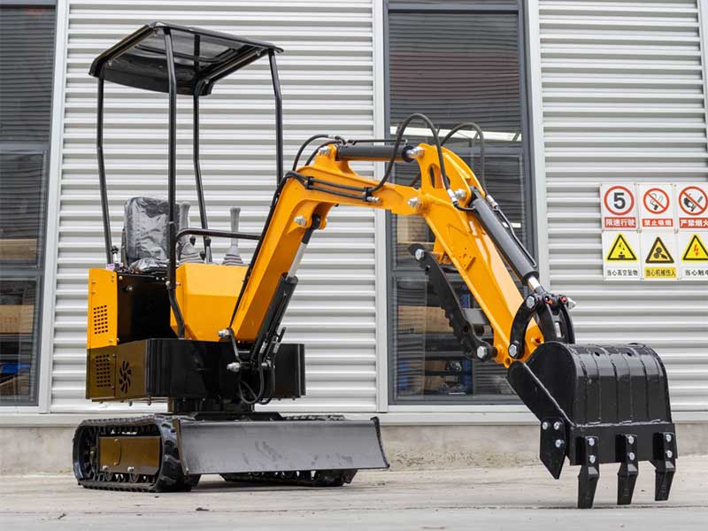 新購(gòu)的小型挖掘機(jī)在磨合過程中一定要注意保養(yǎng)